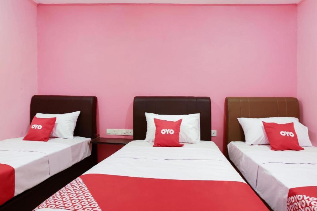 Oyo 89387 Sun Keerana Hotel Кланг Экстерьер фото
