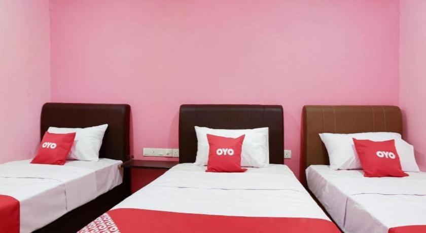 Oyo 89387 Sun Keerana Hotel Кланг Экстерьер фото